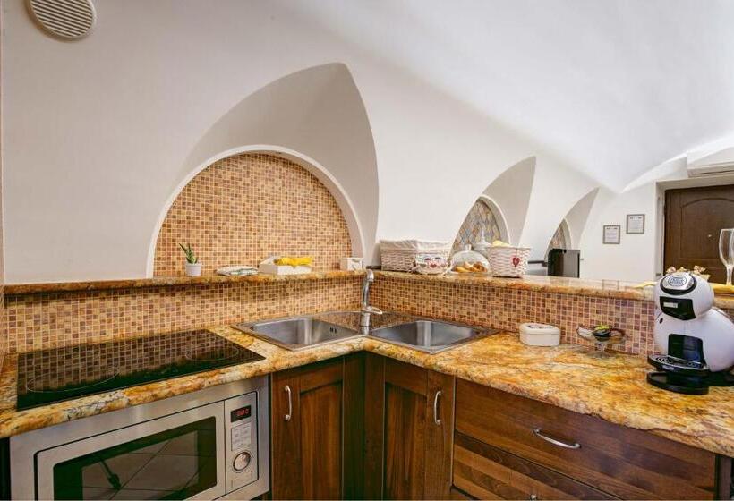 バルコニー付きスタンダードルーム, Cuore Di Sorrento Suites