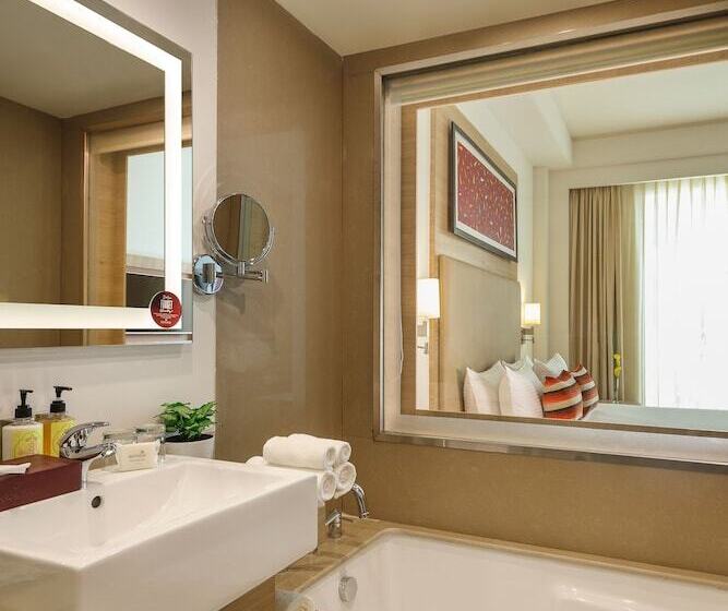 Президентский Люкс, Sandal Suites By Lemon Tree Hotels
