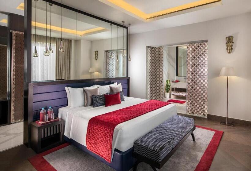 Президентский Люкс, Sandal Suites By Lemon Tree Hotels