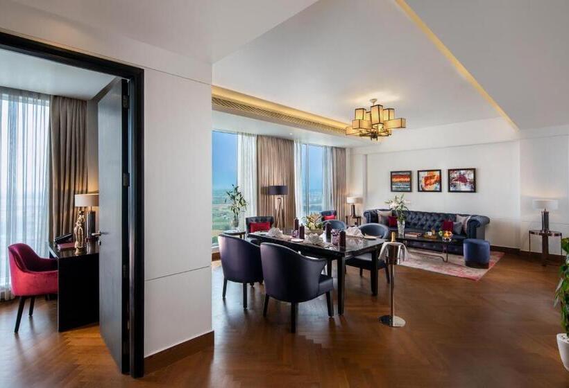 Президентский Люкс, Sandal Suites By Lemon Tree Hotels