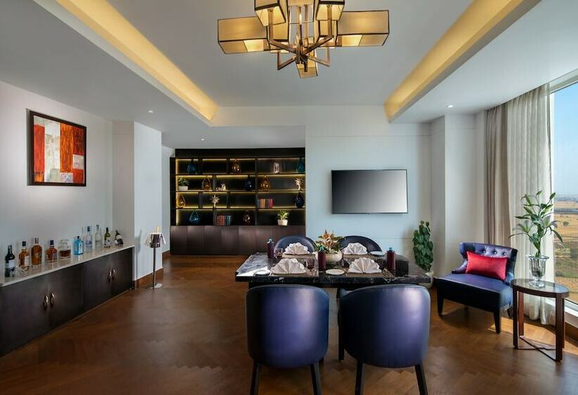 Президентский Люкс, Sandal Suites By Lemon Tree Hotels