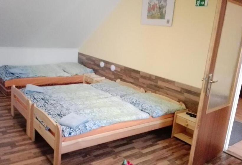 Apartamento 1 Dormitório com Sacada, Penzión Marína Pri Slovenskej Reštaurácii