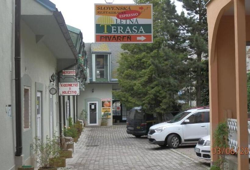 Номер Deluxe, Penzión Marína Pri Slovenskej Reštaurácii