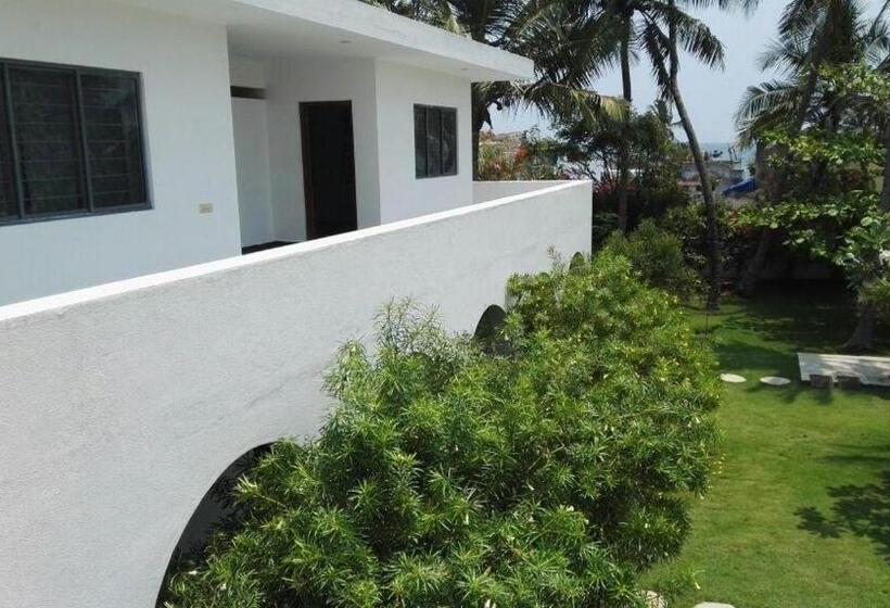 스탠다드 룸 킹사이즈 침대, Villa Anna Pondy