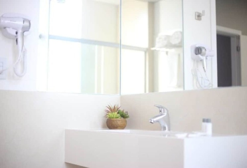 Quarto Deluxe, Verona Tower