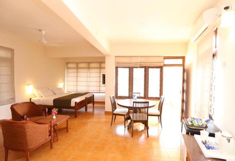 غرفة سوبيريور مطلّة علي البحر, Abad Serviced Villas