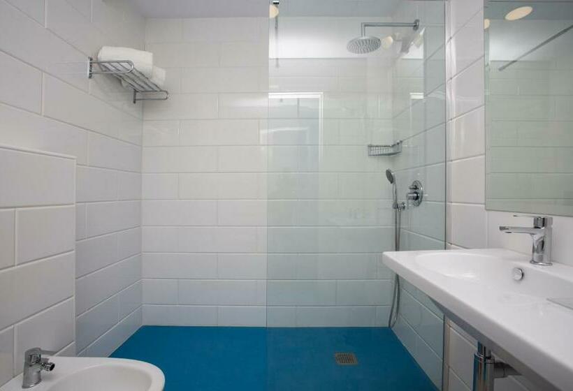 اتاق کلاسیک چهارنفره, Casual Del Mar Malaga