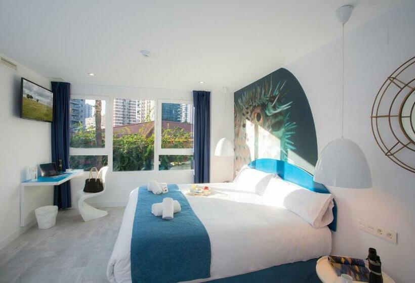 اتاق لوکس, Casual Del Mar Malaga