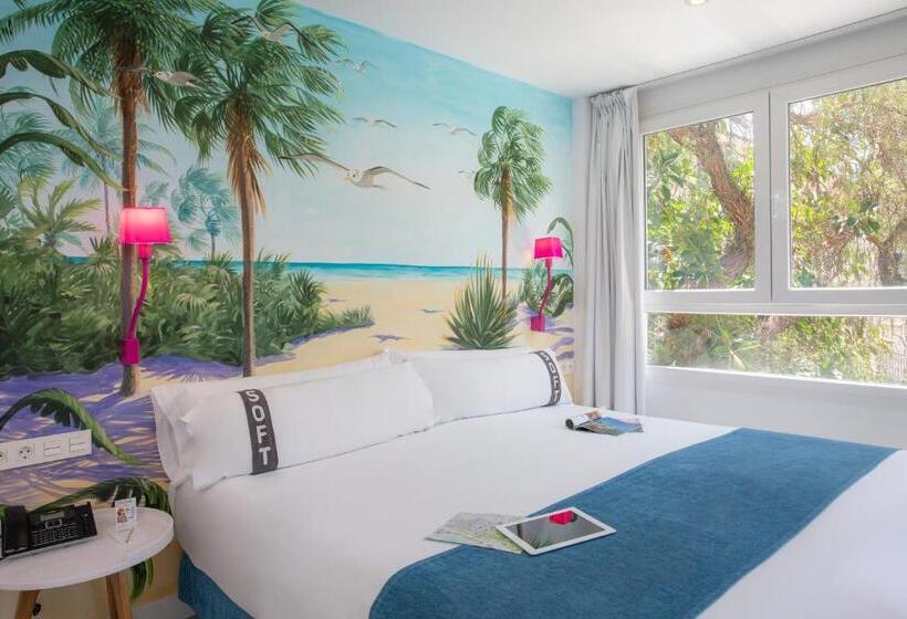اتاق لوکس, Casual Del Mar Malaga