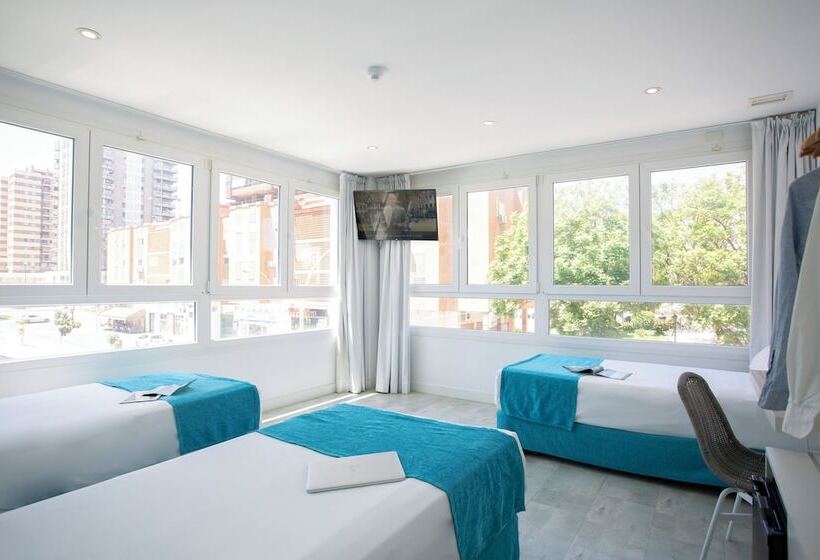 اتاق استاندارد سه نفره, Casual Del Mar Malaga