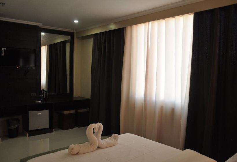 Четырехместный Номер Стандарт, Lapira