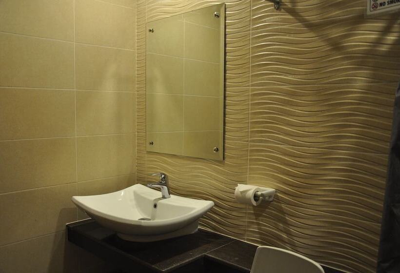 Четырехместный Номер Стандарт, Lapira