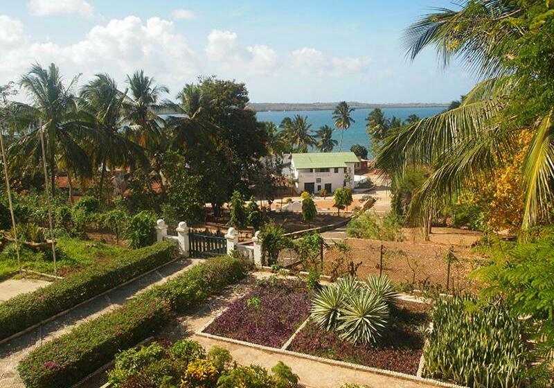 اتاق استاندارد با بالکن, The Old Boma