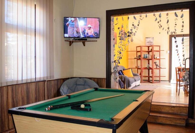 اتاق استاندارد سه نفره, Element Riders Place Backpackers