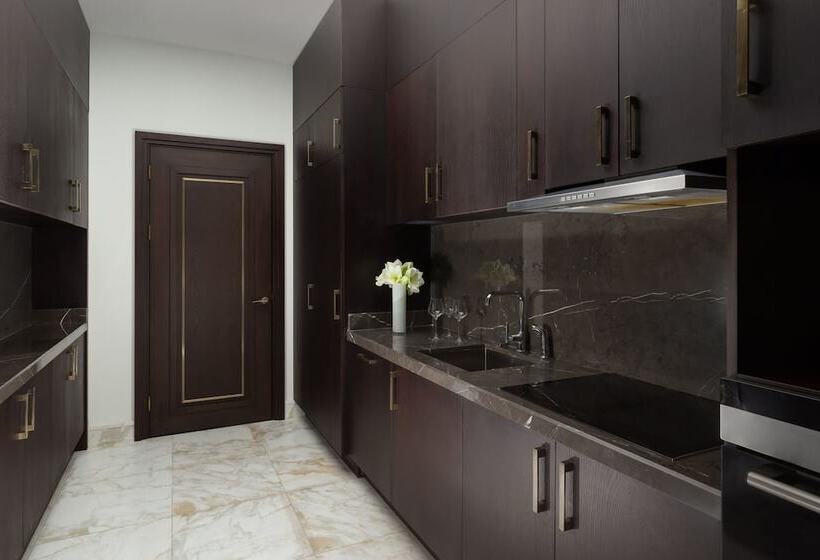 سوئیت پرزیدنت, The St. Regis Astana