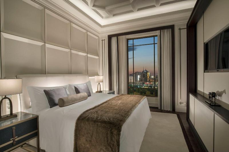 اتاق لوکس با تخت بزرگ, The St. Regis Astana