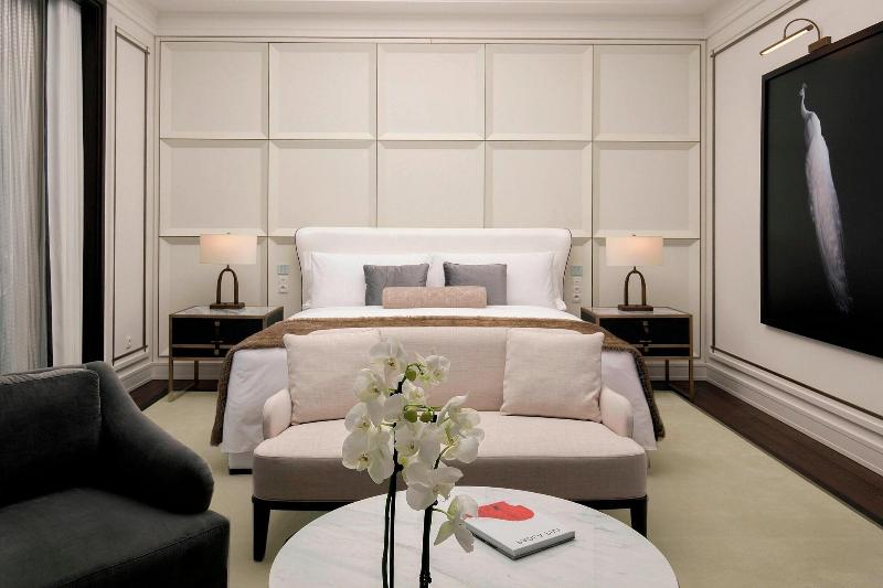 سوئیت با چشم‌انداز رودخانه, The St. Regis Astana