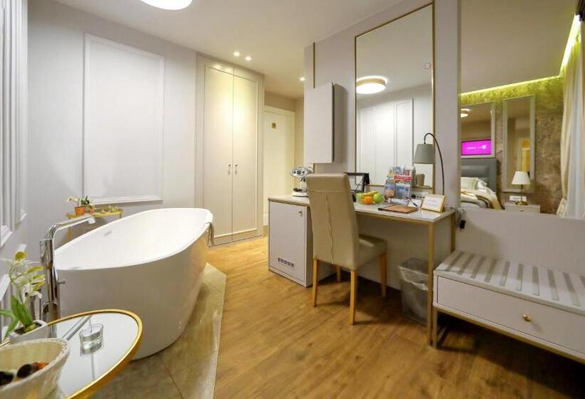 Номер Deluxe, Luxury Rooms Kadena