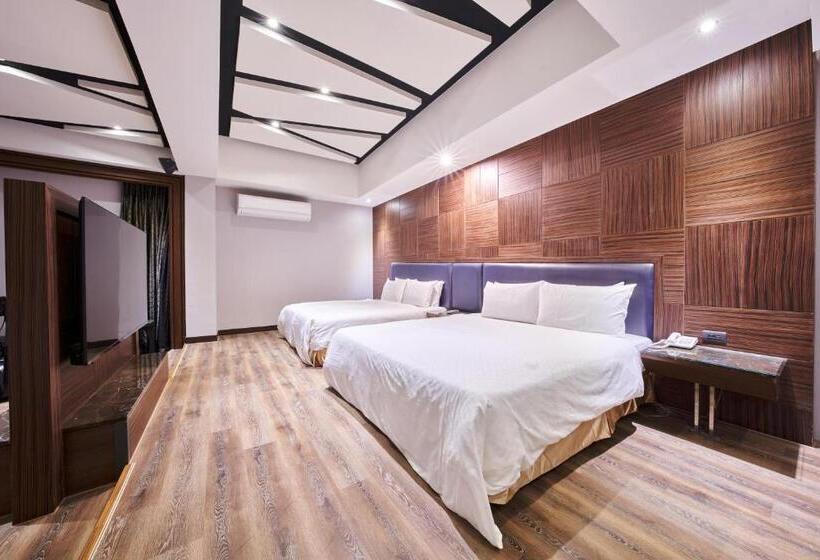 اتاق کلاسیک چهارنفره, Cigar Motel