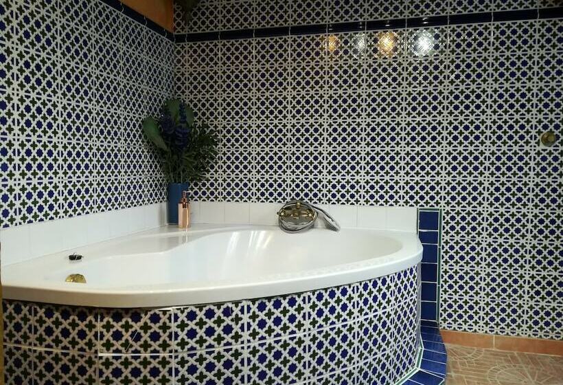 سوییت, Itsara Suites & Spa
