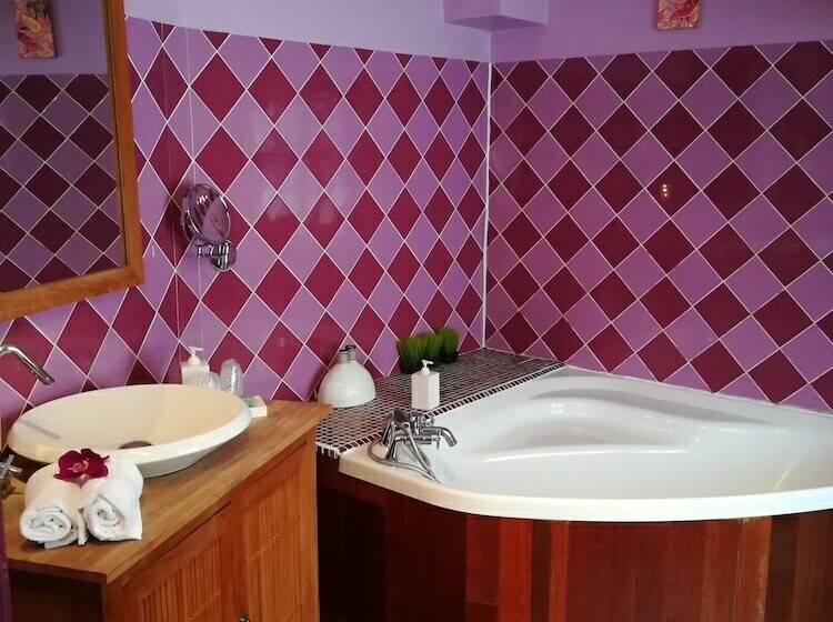 سوییت, Itsara Suites & Spa