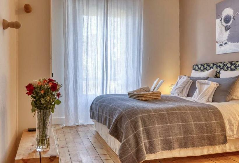 اتاق اکونومی, Chalet Hotel La Féline Blanche