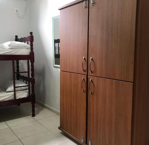 تختخواب در اتاق مشترک, Pousada Vila Praiana