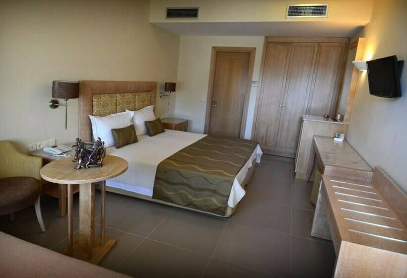 Quarto Triplo Estandar, Danai Hotel & Spa