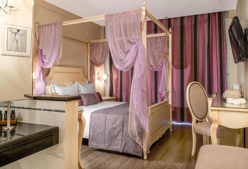 جناح جونيور مطلّ علي حمام السباحة, Danai Hotel & Spa