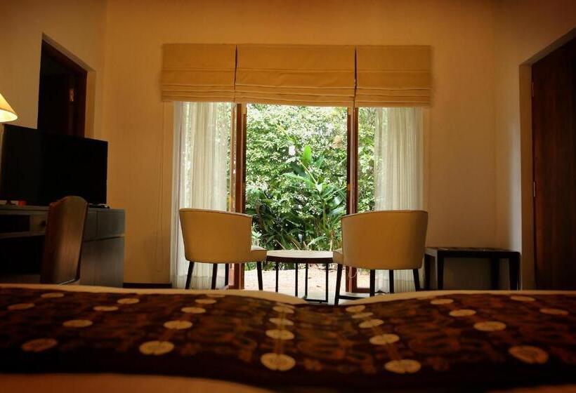 اتاق لوکس با چشم‌انداز باغ, Kings Pavilion Luxury