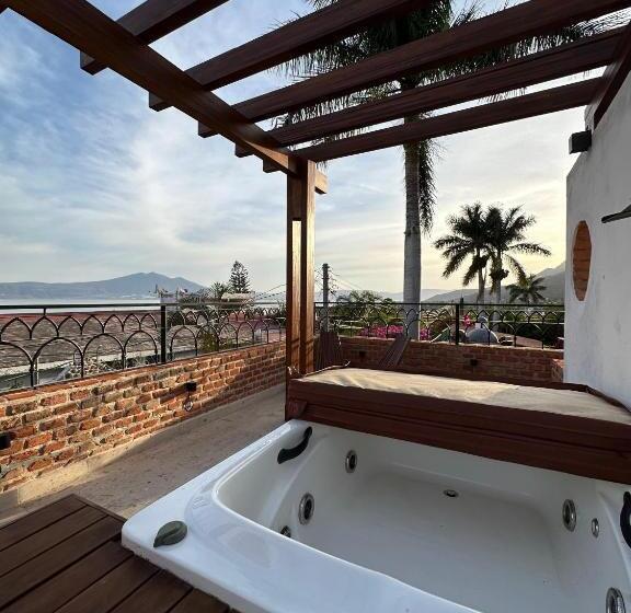デラックススタジオ, Lindo Ajijic Bed & Breakfast