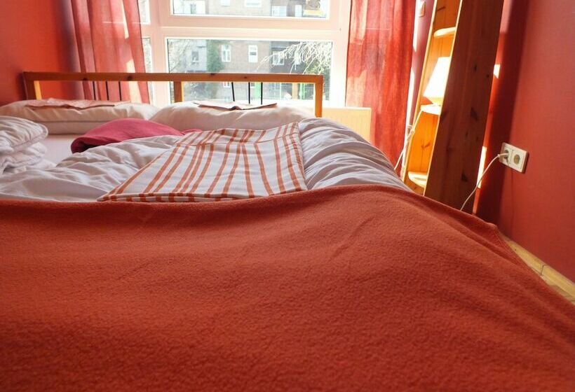 Standard Szoba, Max Hostel