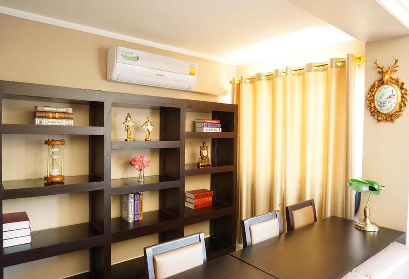 اتاق لوکس با چشم‌انداز شهر, Taris Art Hotel Phrae