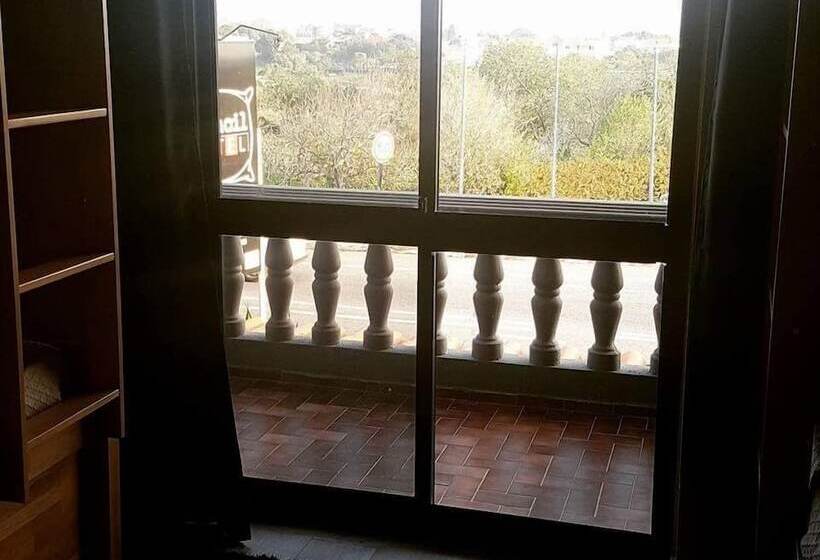 공동 객실, Almancil Hostel