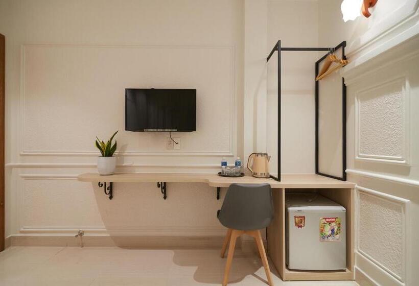 اتاق سوپریور با تخت بزرگ, Bin Bin 10   Mimosa Hotel Near Tan Son Nhat Airport
