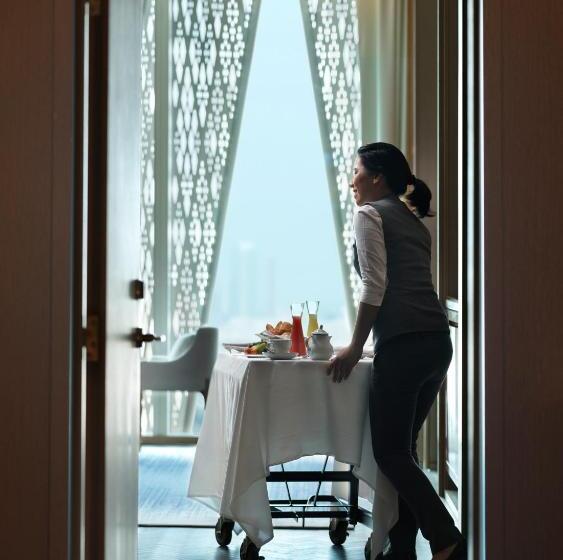 سوئیت اجرایی با تخت کینگ, Four Seasons Hotel Kuwait At Burj Alshaya