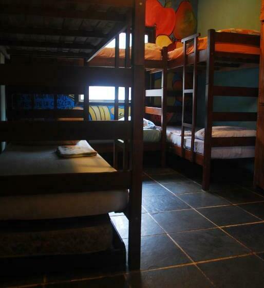 Кровать в Общей Комнате, Samblumba Hostel Trindade