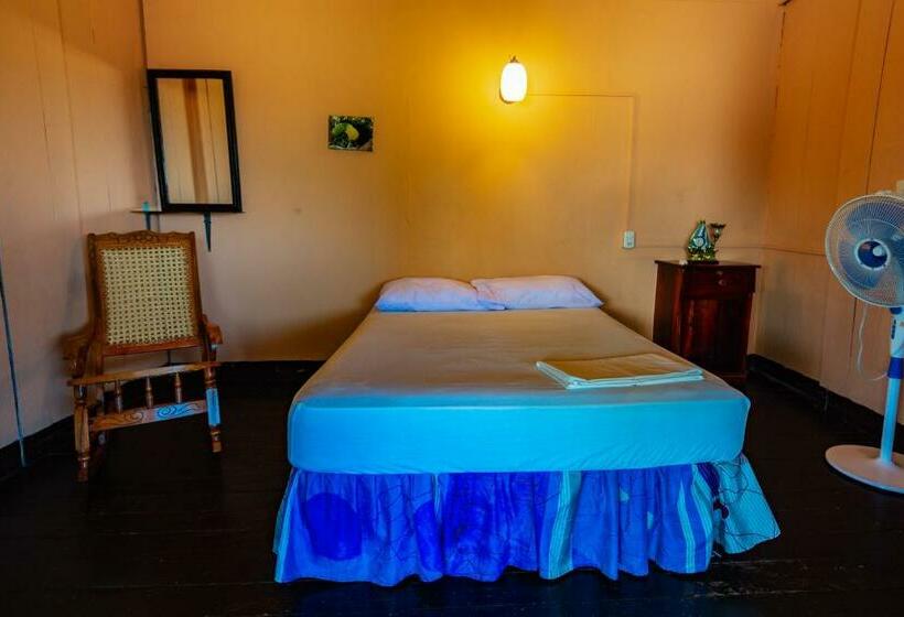 Номер Стандарт Совместная Ванная, Hostal Lazybones