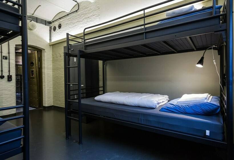 스탠다드 4인용 룸 공용 욕실, Alibi Hostel Leeuwarden