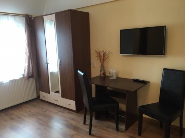 اتاق ساده سه‌ نفره, Casa Aurelia