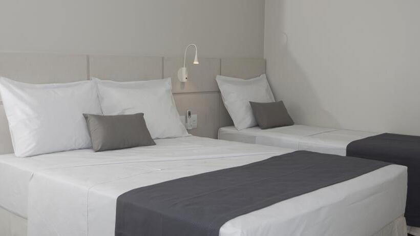 غرفة إدارية ثلاثية, Real Executive