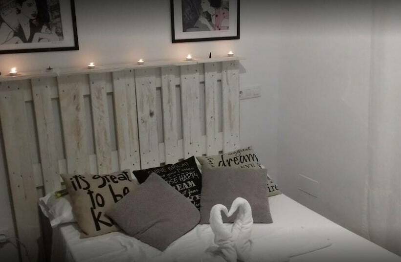 Номер Стандарт, Hostal Ciempozuelos, Cerca Del Parque Warner Y Madrid