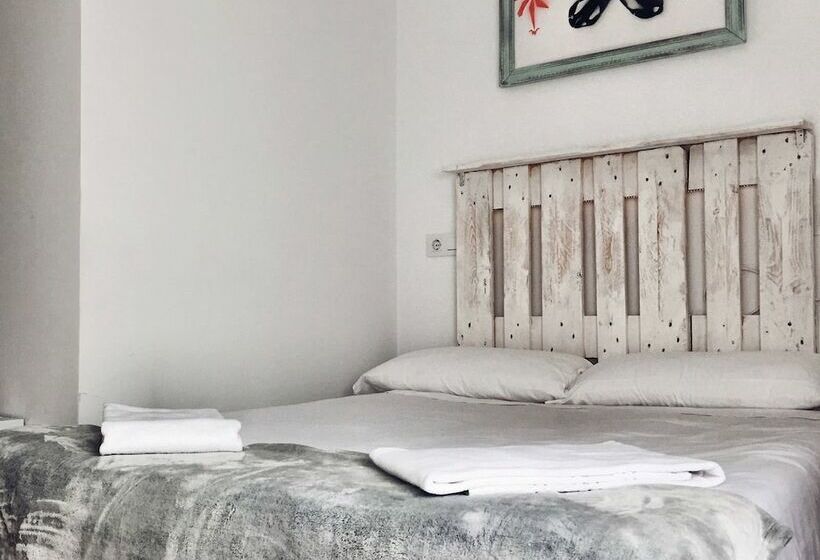 Номер Стандарт, Hostal Ciempozuelos, Cerca Del Parque Warner Y Madrid