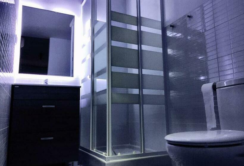 Номер Стандарт, Hostal Ciempozuelos, Cerca Del Parque Warner Y Madrid