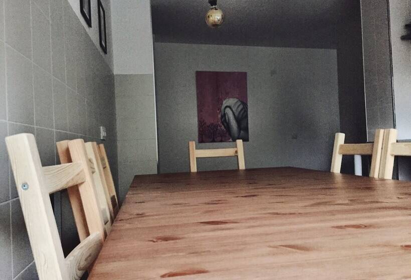 Номер Стандарт Трехместный, Hostal Ciempozuelos, Cerca Del Parque Warner Y Madrid