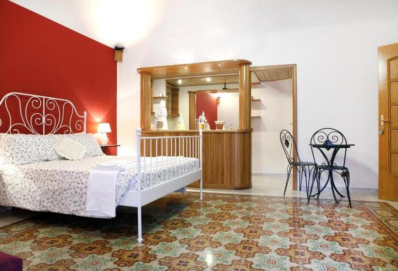 패밀리 룸, B&b Maia House