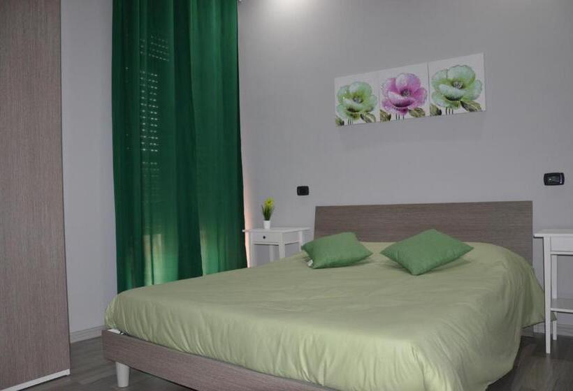 اتاق لوکس, Iris Inn