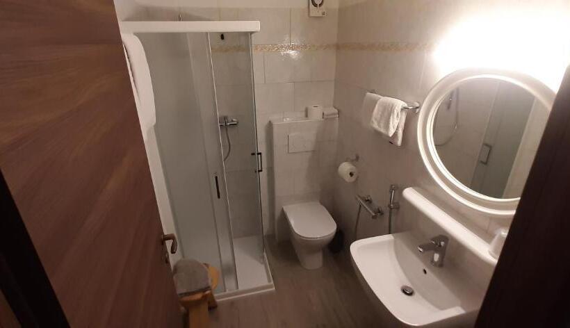 اتاق استاندارد یک نفره, Albergo Alle Fasse