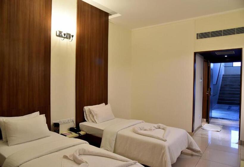 חדר סטנדרט יחיד, Rathna Residency