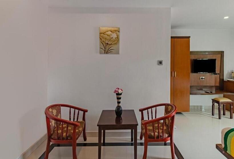 Номер Deluxe, Treebo Premium Palmyra Milford, 2 Km From Alleppey Beach